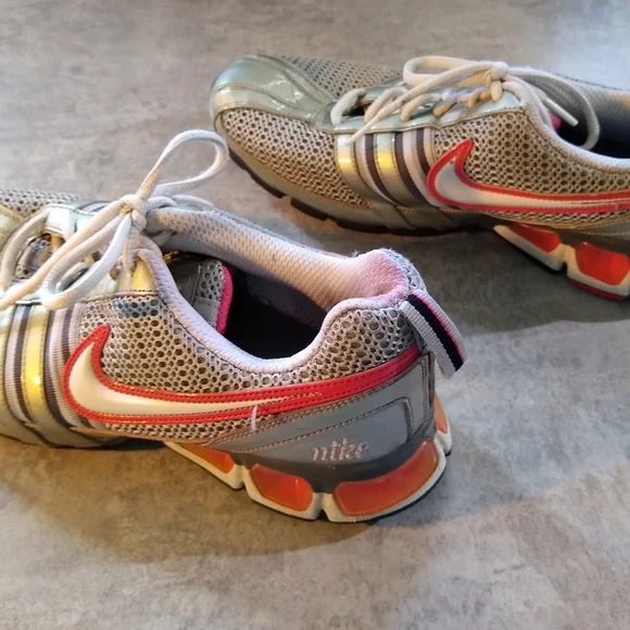 Nike - Picture 2 of 5